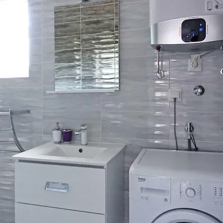 Apartment Karavona 1 Bol