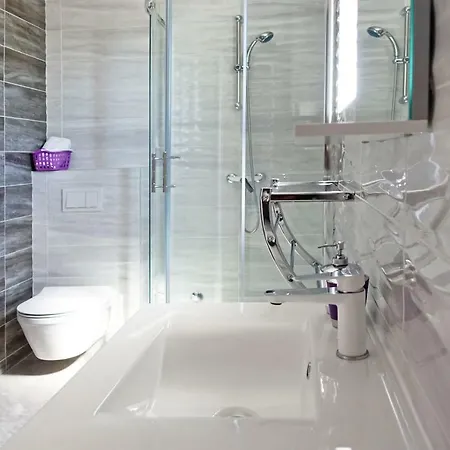 Karavona 1 Apartment Bol